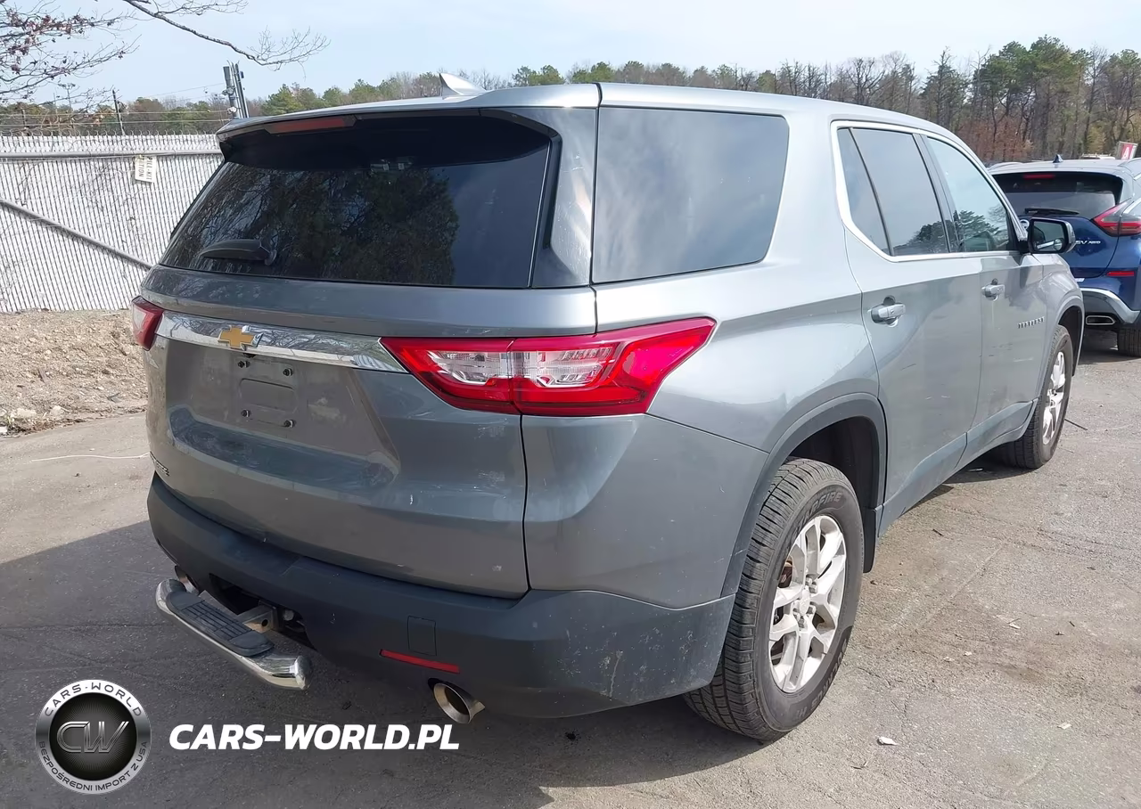 2019 Chevrolet Traverse Ls VIN:1GNERFKW9KJ287536 - 4