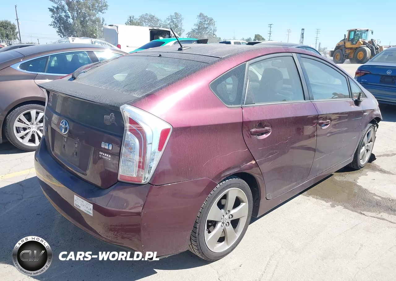 2013 Toyota Prius Three Se VIN:JTDKN3DU4D5610372 - 4