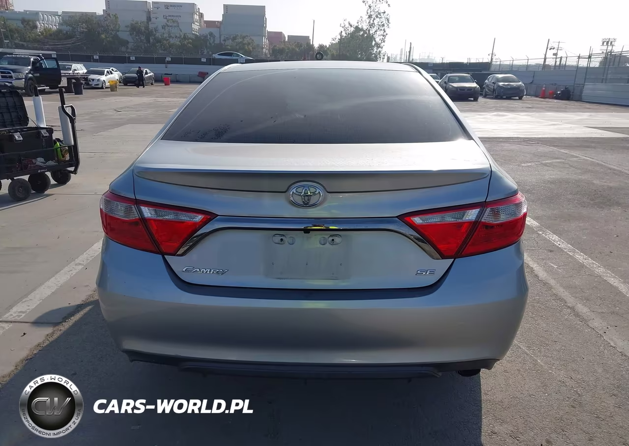 2015 Toyota Camry Se VIN:4T1BF1FK4FU944130 - 16