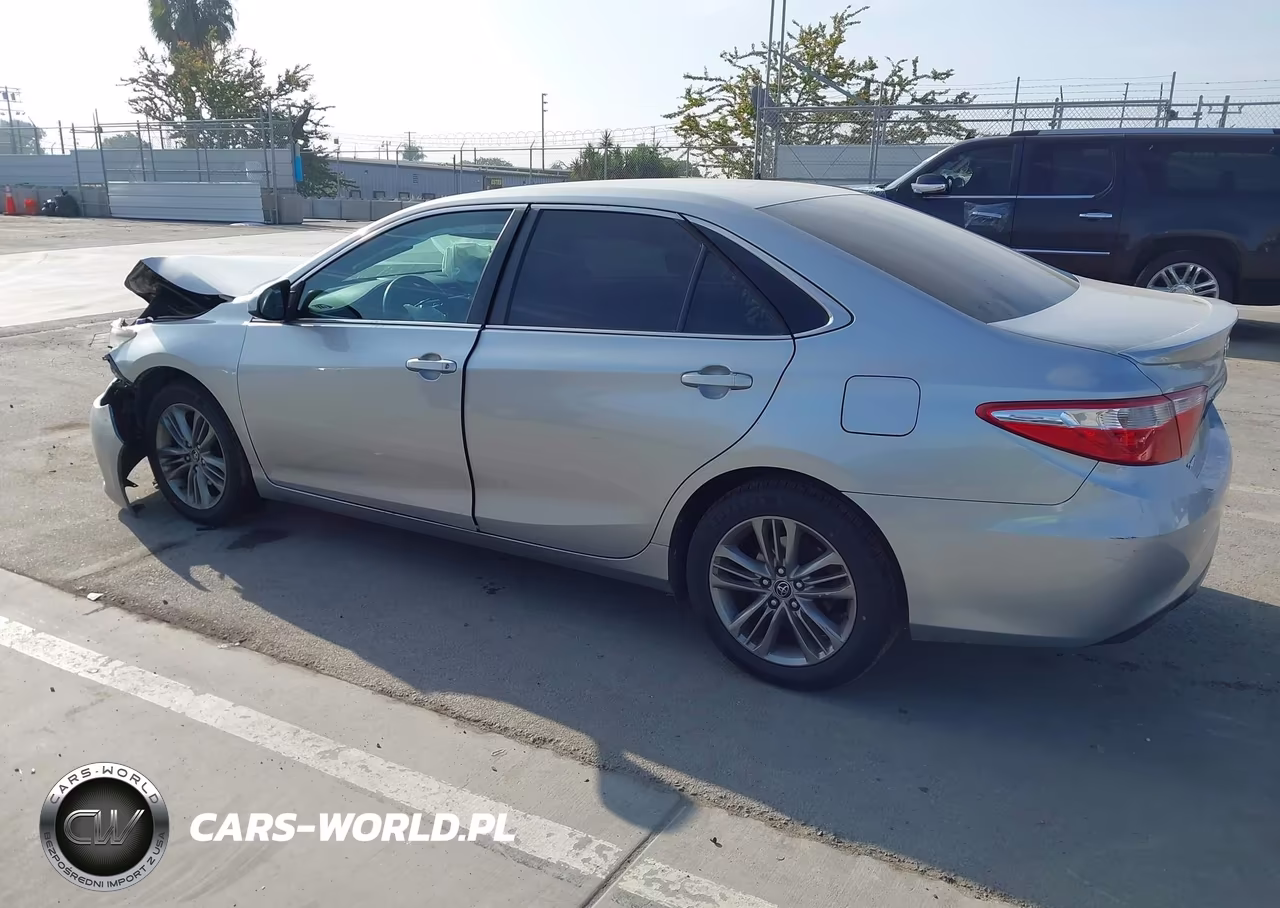 2015 Toyota Camry Se VIN:4T1BF1FK4FU944130 - 3