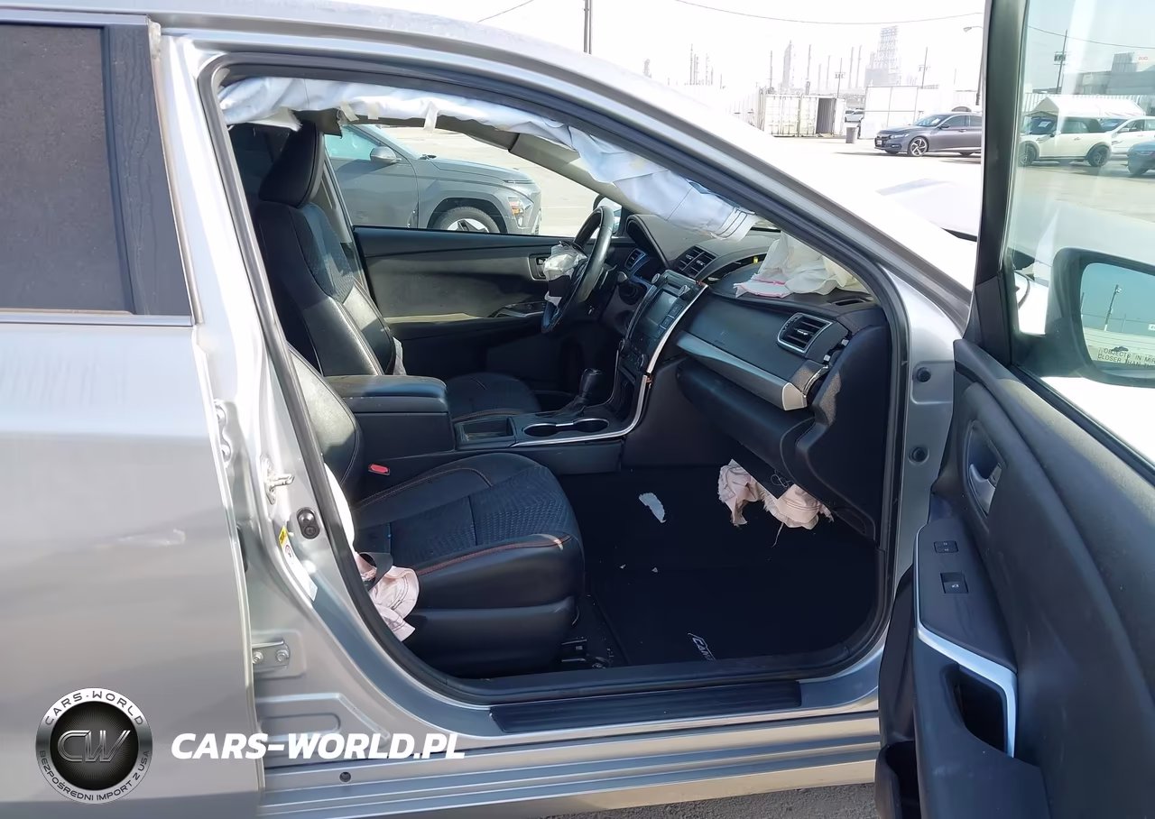 2015 Toyota Camry Se VIN:4T1BF1FK4FU944130 - 5
