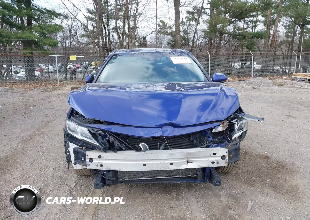 2018 Toyota Camry Le VIN:JTNB11HK6J3016460 - 13