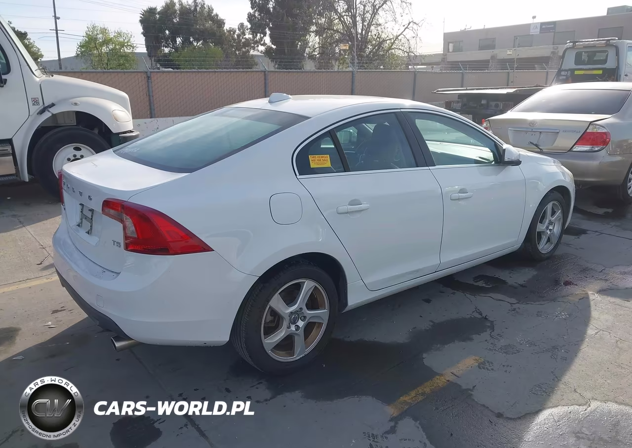 2013 Volvo S60 T5 VIN:YV1612FS7D2203340 - 4