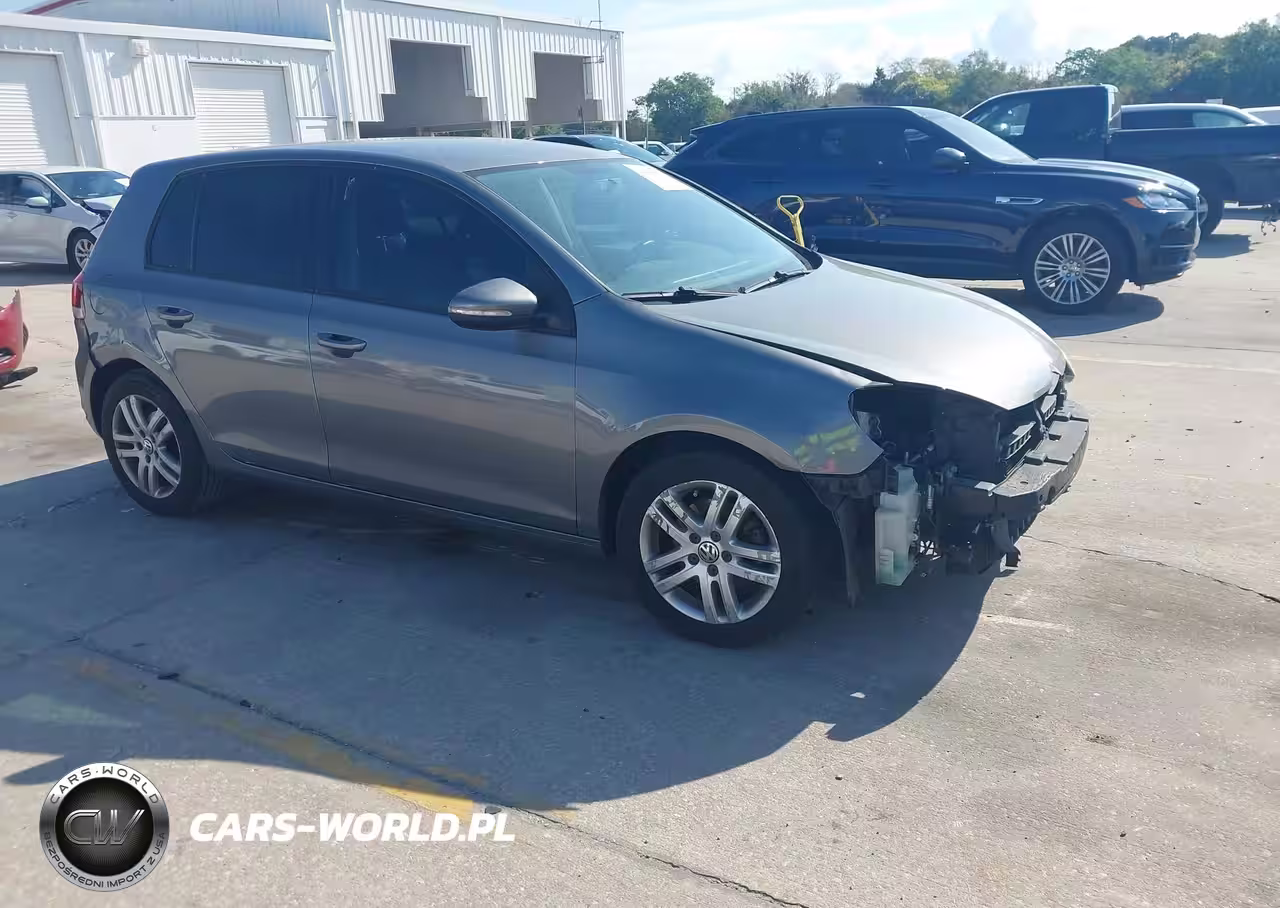 2010 Volkswagen Golf 4-Door