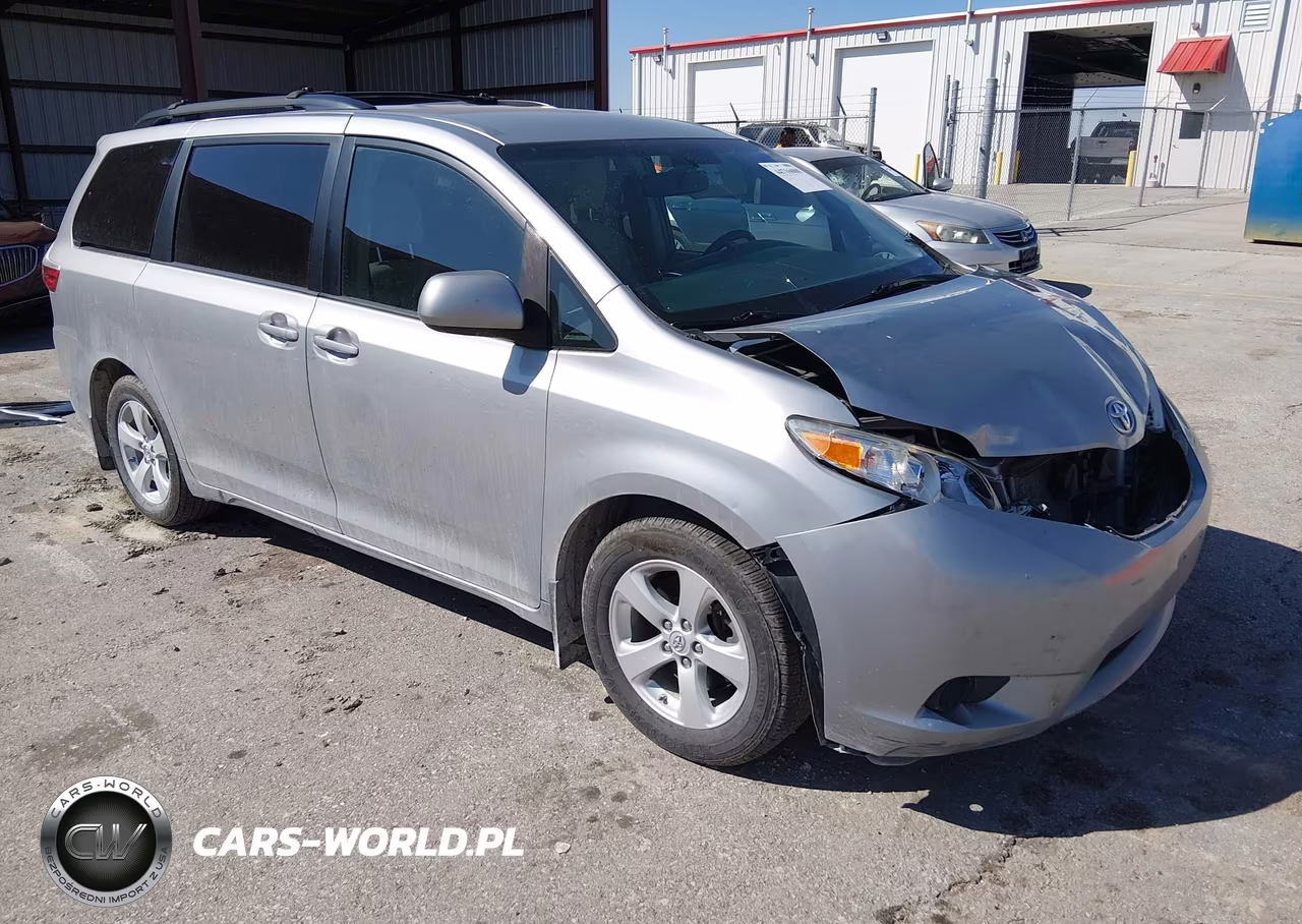 2017 Toyota Sienna Le 8 Passenger – zdjęcie 1 z 16