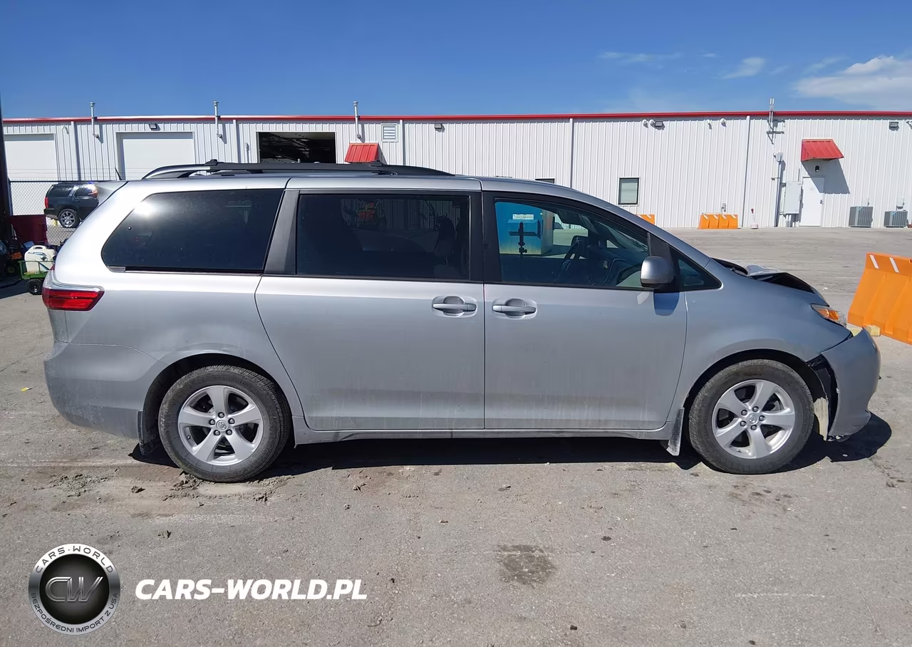 2017 Toyota Sienna Le 8 Passenger VIN:5TDKZ3DCXHS895249 - 13