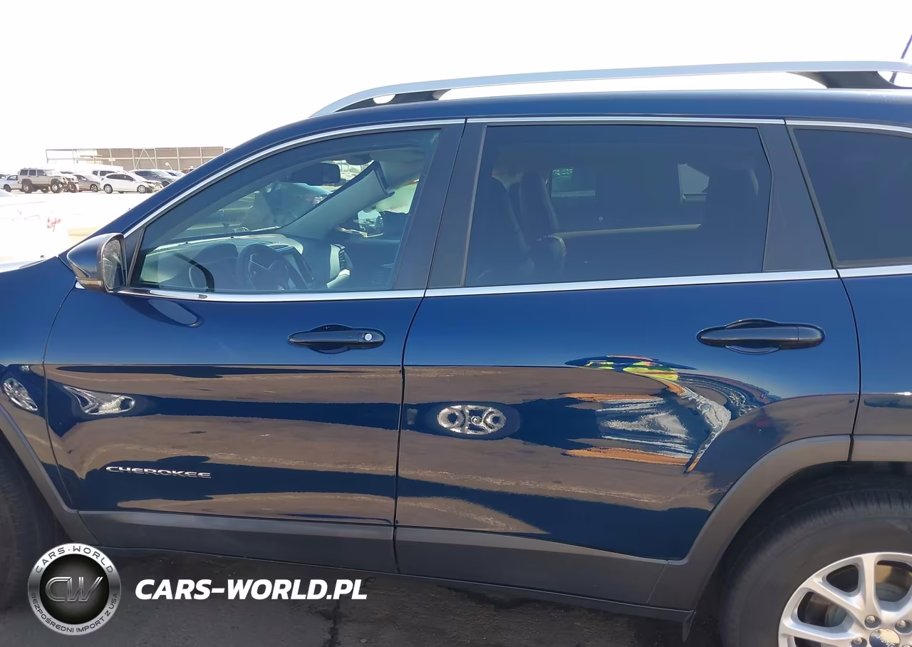 2018 Jeep Cherokee Latitude Plus 4X4 VIN:1C4PJMLX0JD548246 - 14