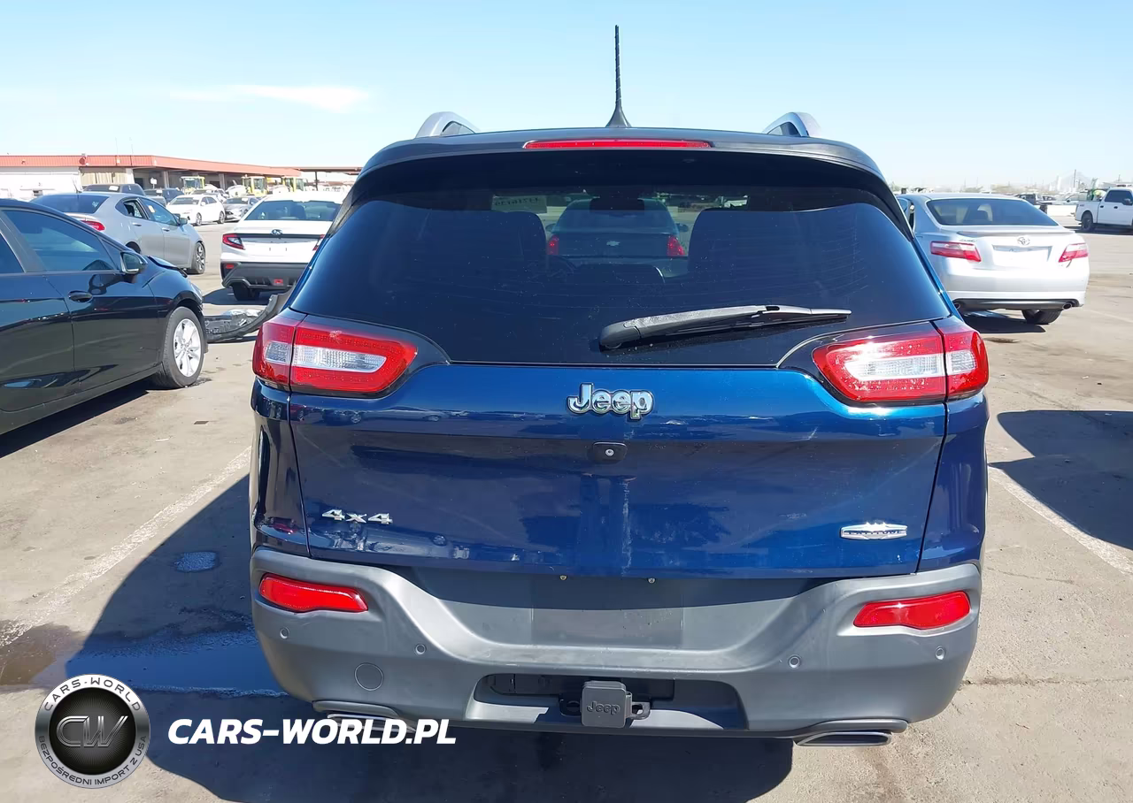 2018 Jeep Cherokee Latitude Plus 4X4 VIN:1C4PJMLX0JD548246 - 16
