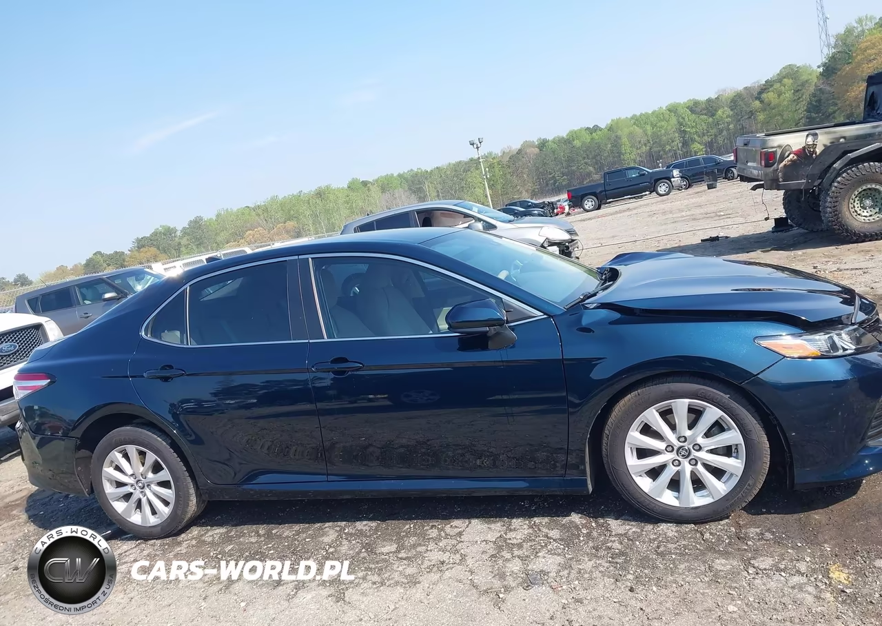 2019 Toyota Camry Le VIN:4T1B11HK2KU703737 - 13