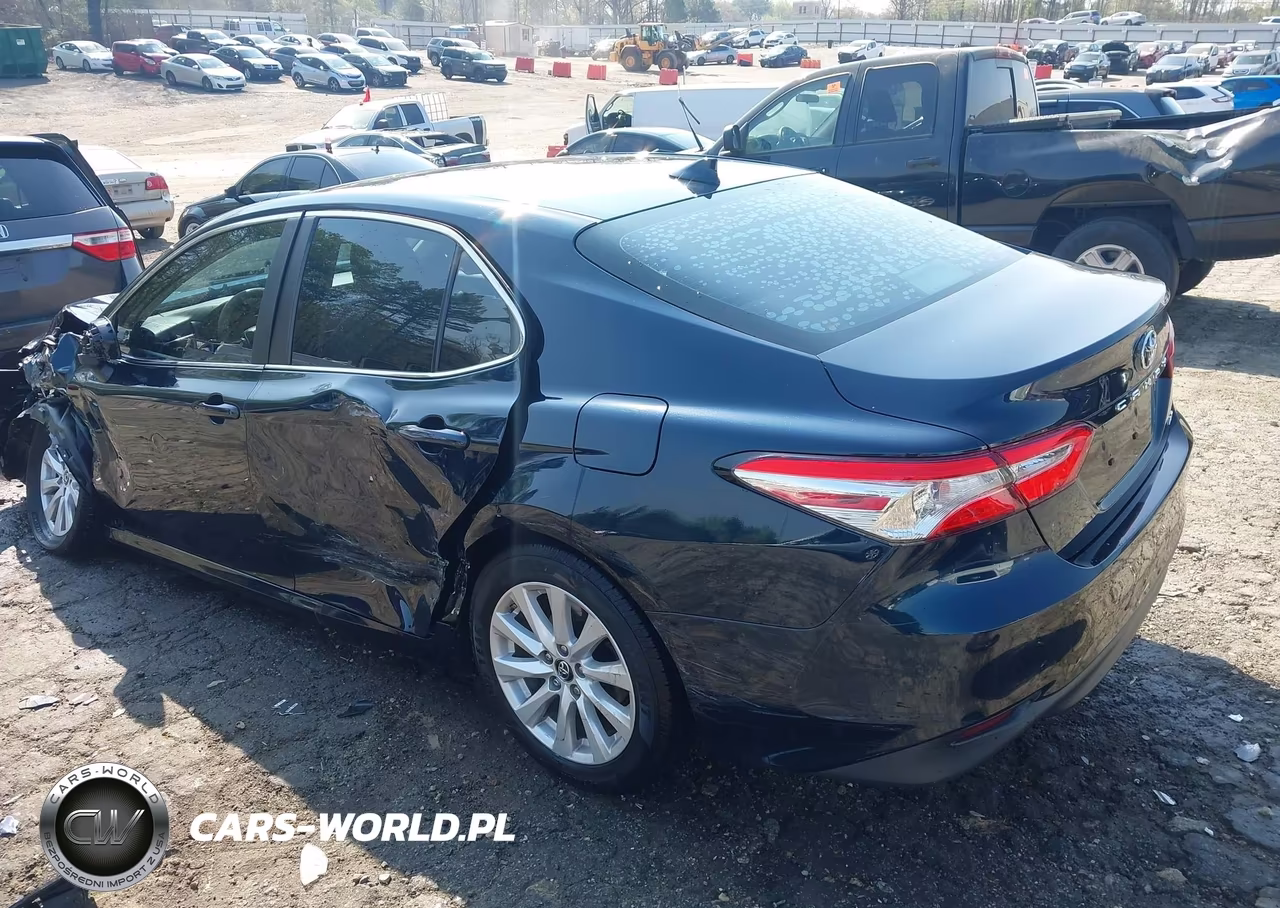 2019 Toyota Camry Le VIN:4T1B11HK2KU703737 - 3