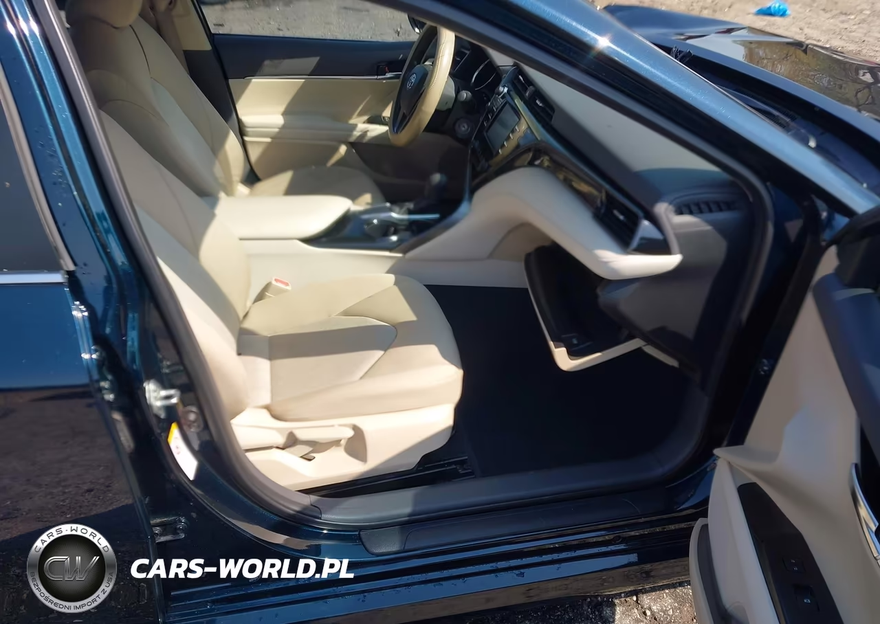 2019 Toyota Camry Le VIN:4T1B11HK2KU703737 - 5