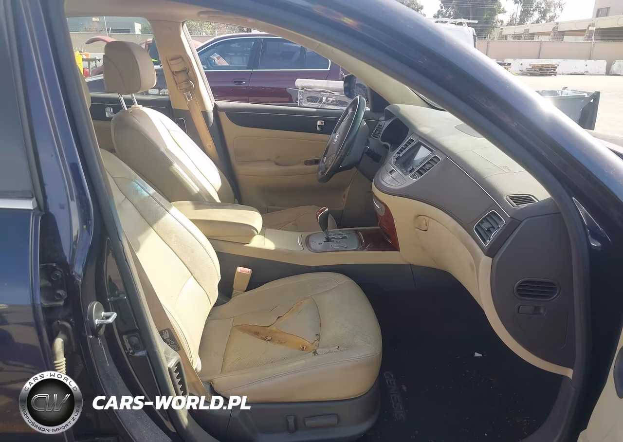 2012 Hyundai Genesis 3.8 VIN:KMHGC4DD9CU167184 - 5