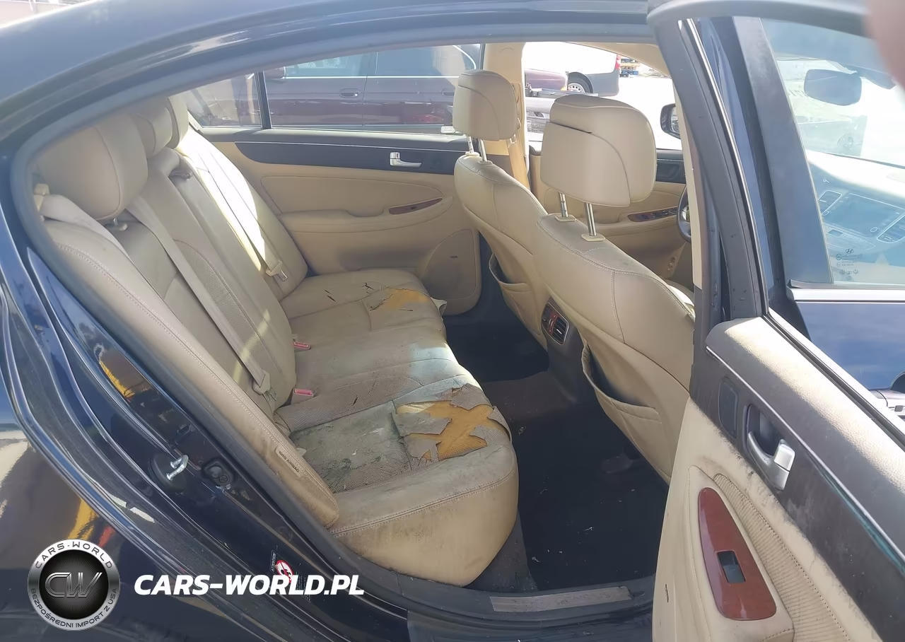 2012 Hyundai Genesis 3.8 VIN:KMHGC4DD9CU167184 - 8