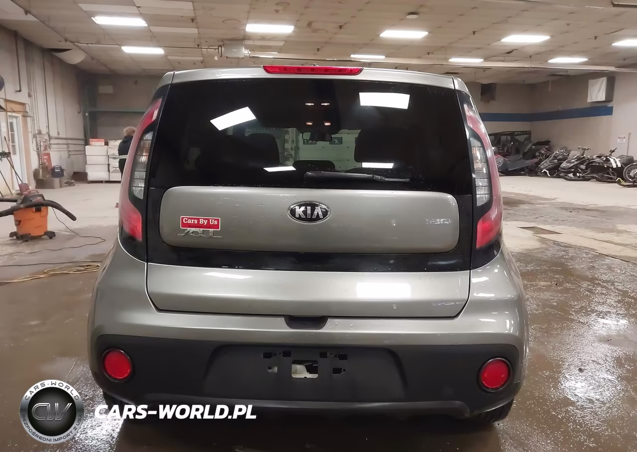 2018 Kia Soul VIN:KNDJN2A27J7562018 - 17