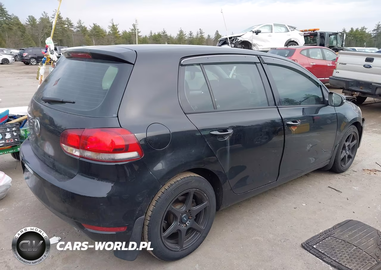 2010 Volkswagen Golf 4-Door VIN:WVWDB7AJ6AW414975 - 4
