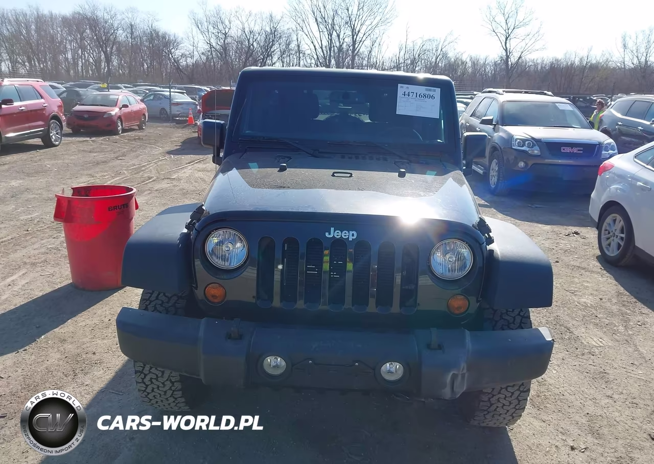 2017 Jeep Wrangler Unlimited Sport 4X4 VIN:1C4BJWDG6HL515756 - 12