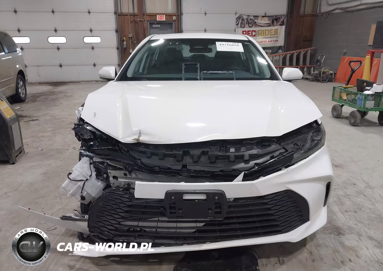 2025 Toyota Camry Le VIN:4T1DAACK0SU000475 - 12