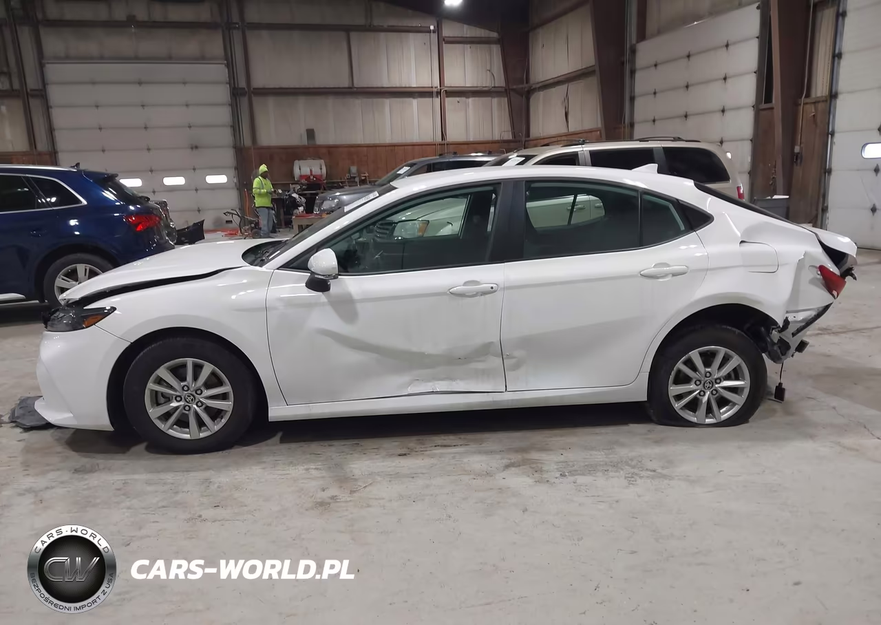 2025 Toyota Camry Le VIN:4T1DAACK0SU000475 - 14