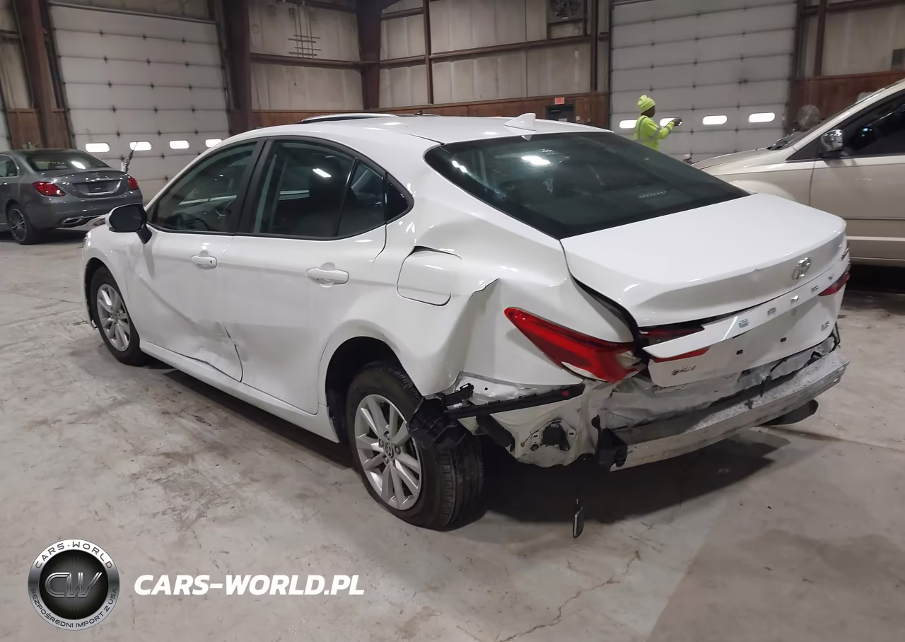 2025 Toyota Camry Le VIN:4T1DAACK0SU000475 - 3