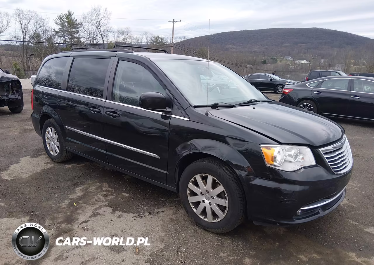 2016 Chrysler Town & Country Touring – zdjęcie 1 z 17