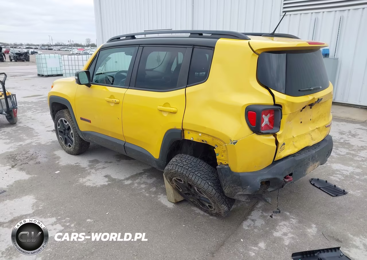 2015 Jeep Renegade Trailhawk VIN:ZACCJBCTXFPC25945 - 3
