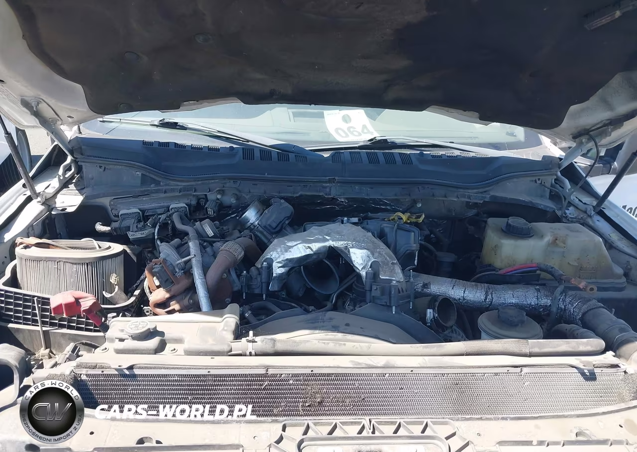 2017 Ford F-550 Chassis Xlt VIN:1FDUF5GT8HEC03063 - 10