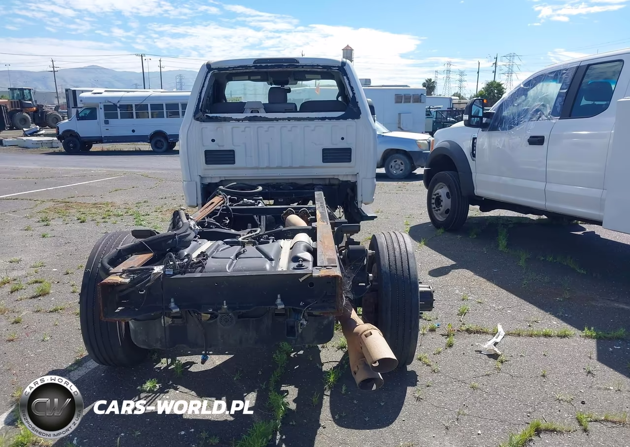 2017 Ford F-550 Chassis Xlt VIN:1FDUF5GT8HEC03063 - 19