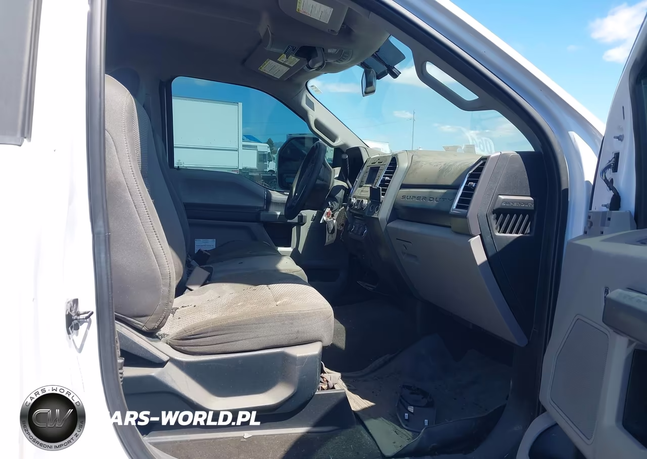 2017 Ford F-550 Chassis Xlt VIN:1FDUF5GT8HEC03063 - 5