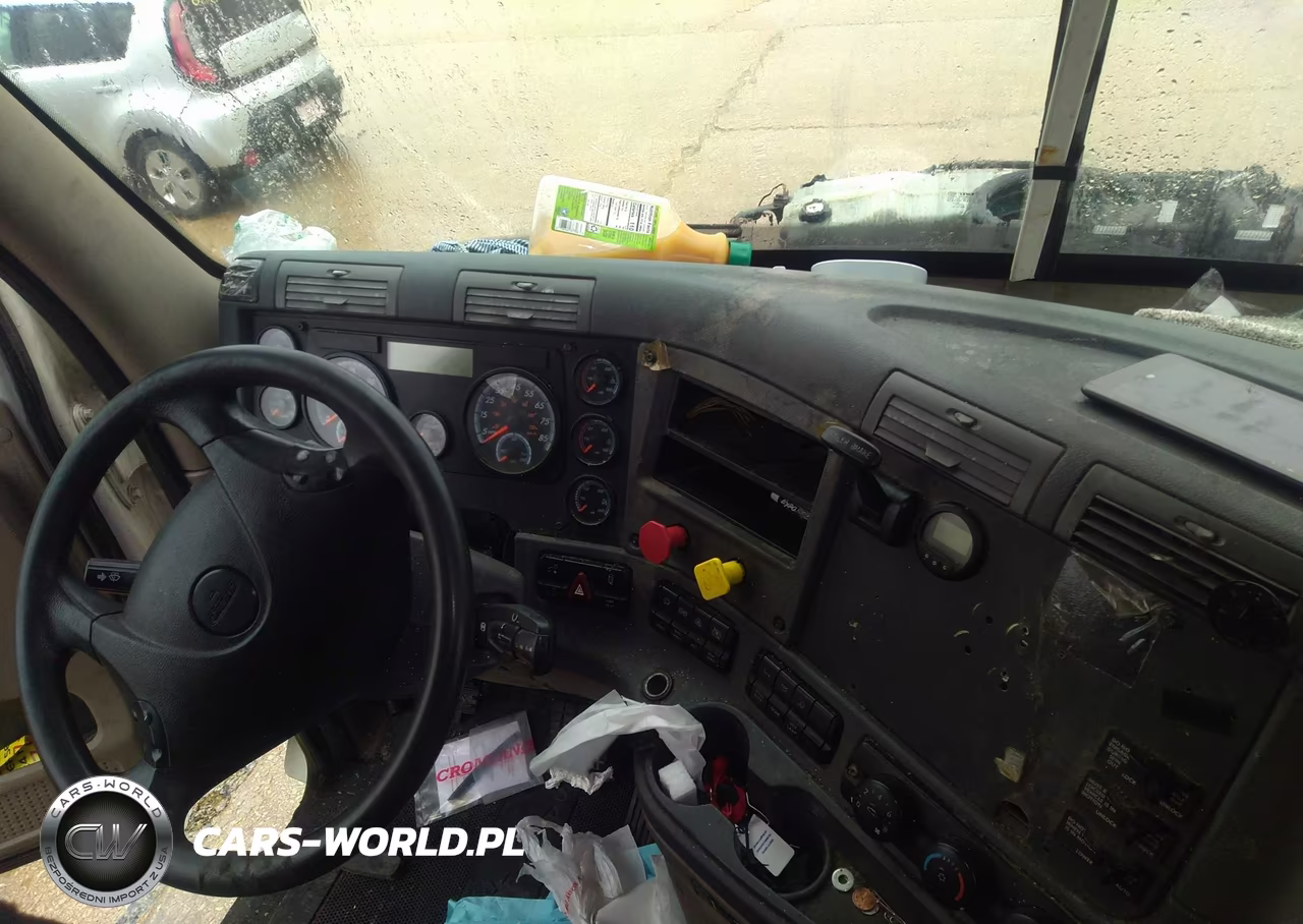 2015 Freightliner Cascadia 125 VIN:3AKJGLD54FSGD8665 - 15