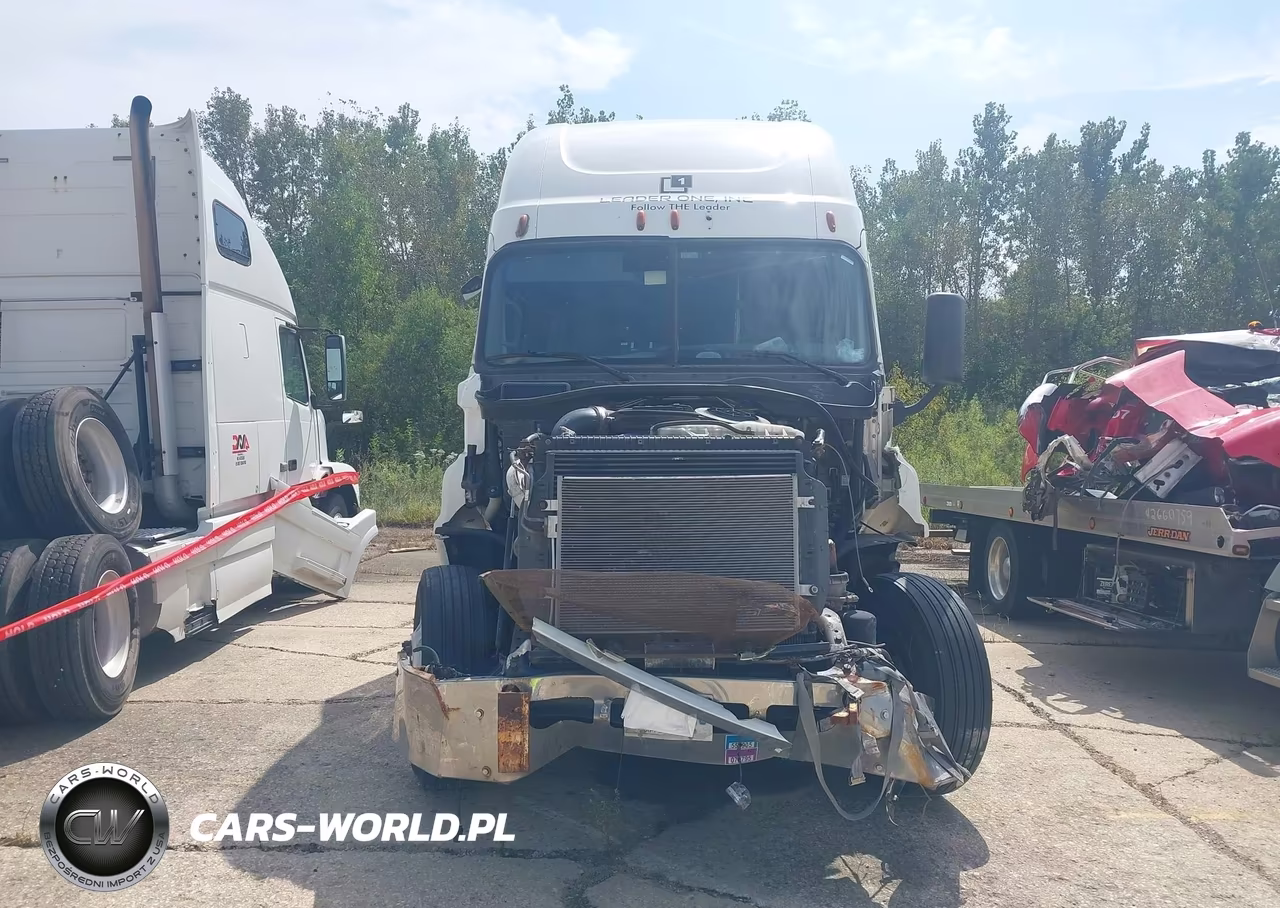 2015 Freightliner Cascadia 125 VIN:3AKJGLD54FSGD8665 - 16