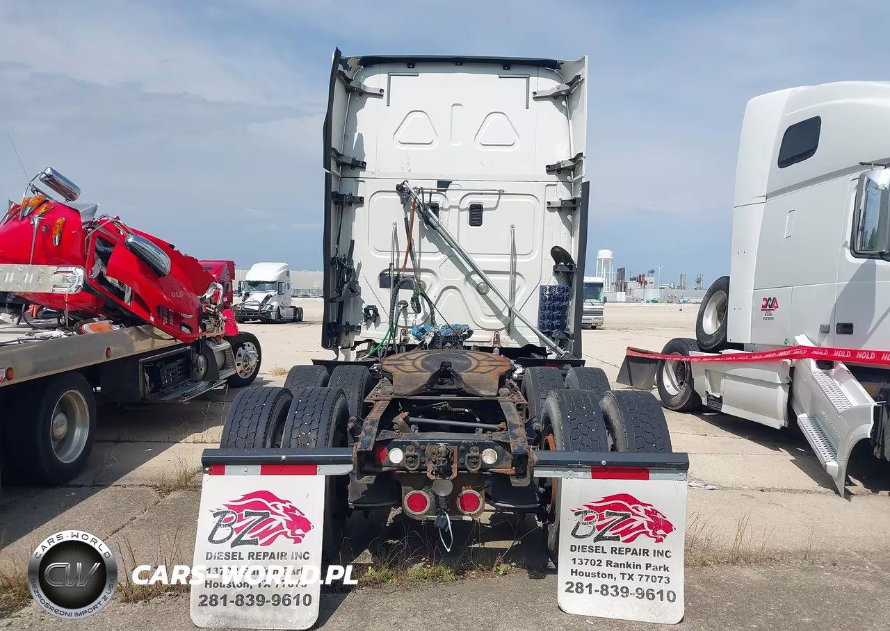 2015 Freightliner Cascadia 125 VIN:3AKJGLD54FSGD8665 - 19