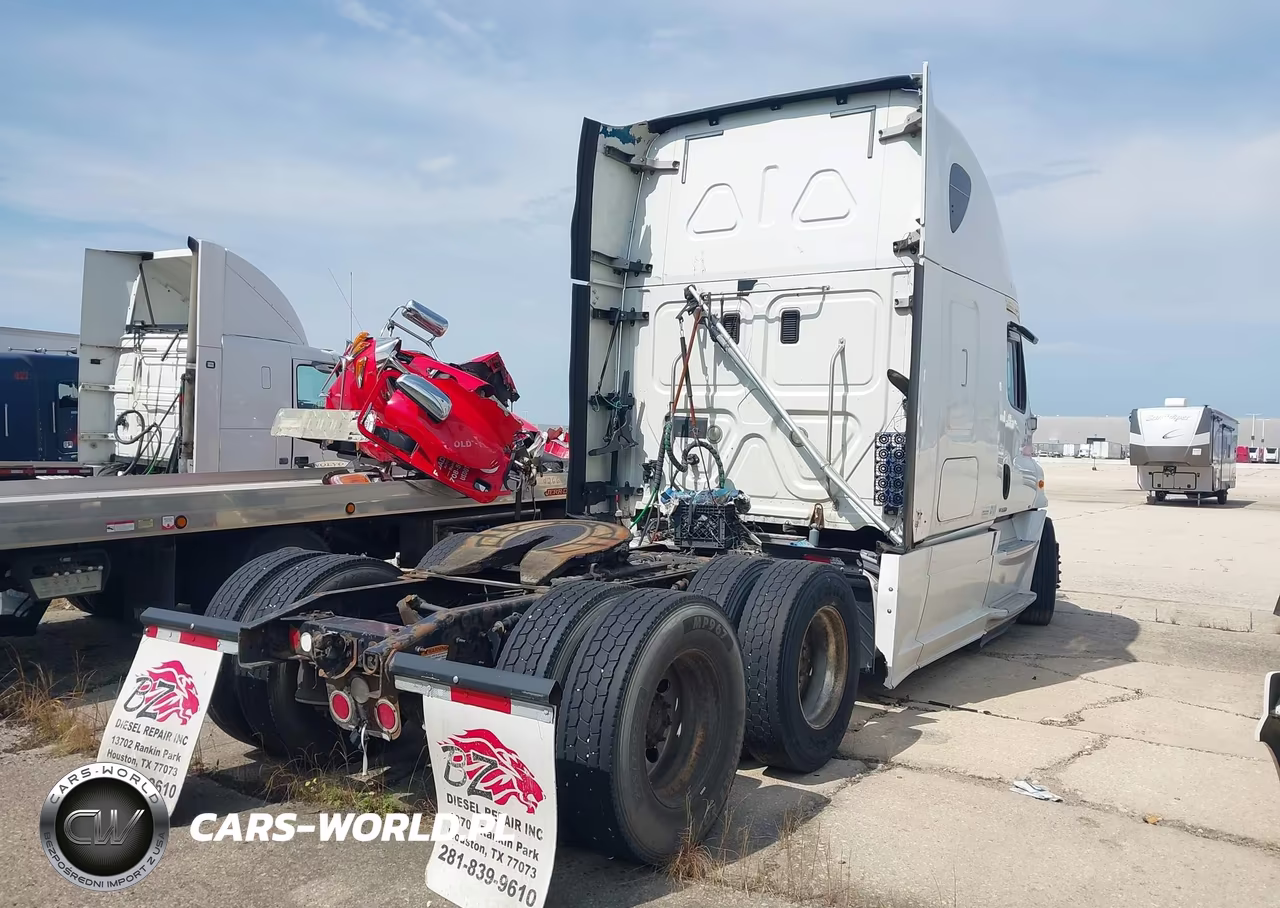 2015 Freightliner Cascadia 125 VIN:3AKJGLD54FSGD8665 - 4
