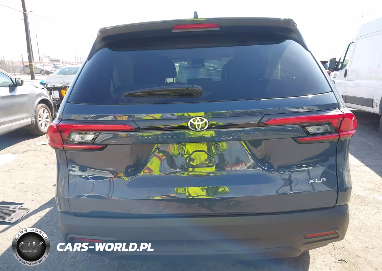 2024 Toyota Grand Highlander Xle VIN:5TDAAAA59RS015950 - 16