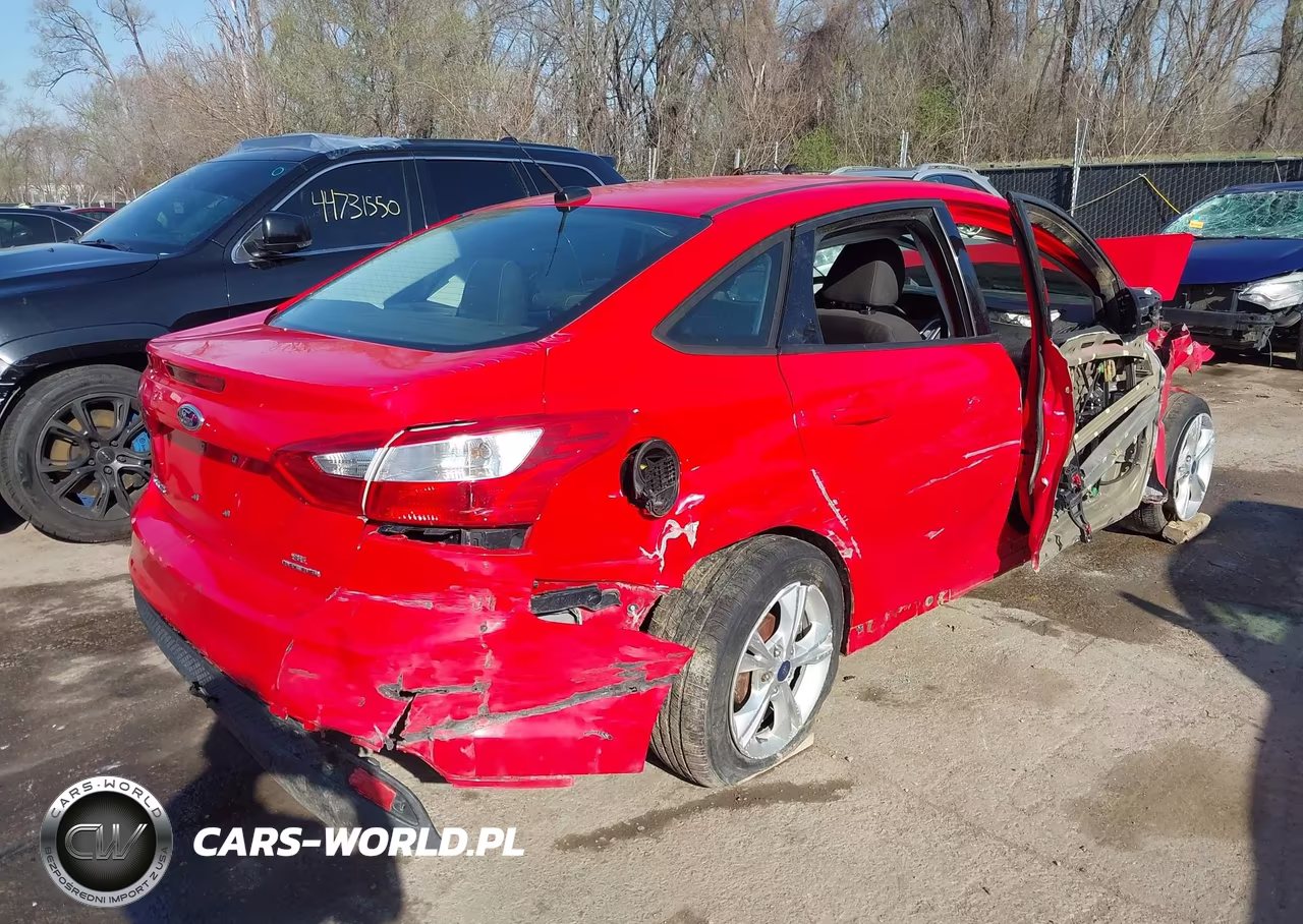 2014 Ford Focus Se VIN:1FADP3F26EL360585 - 4
