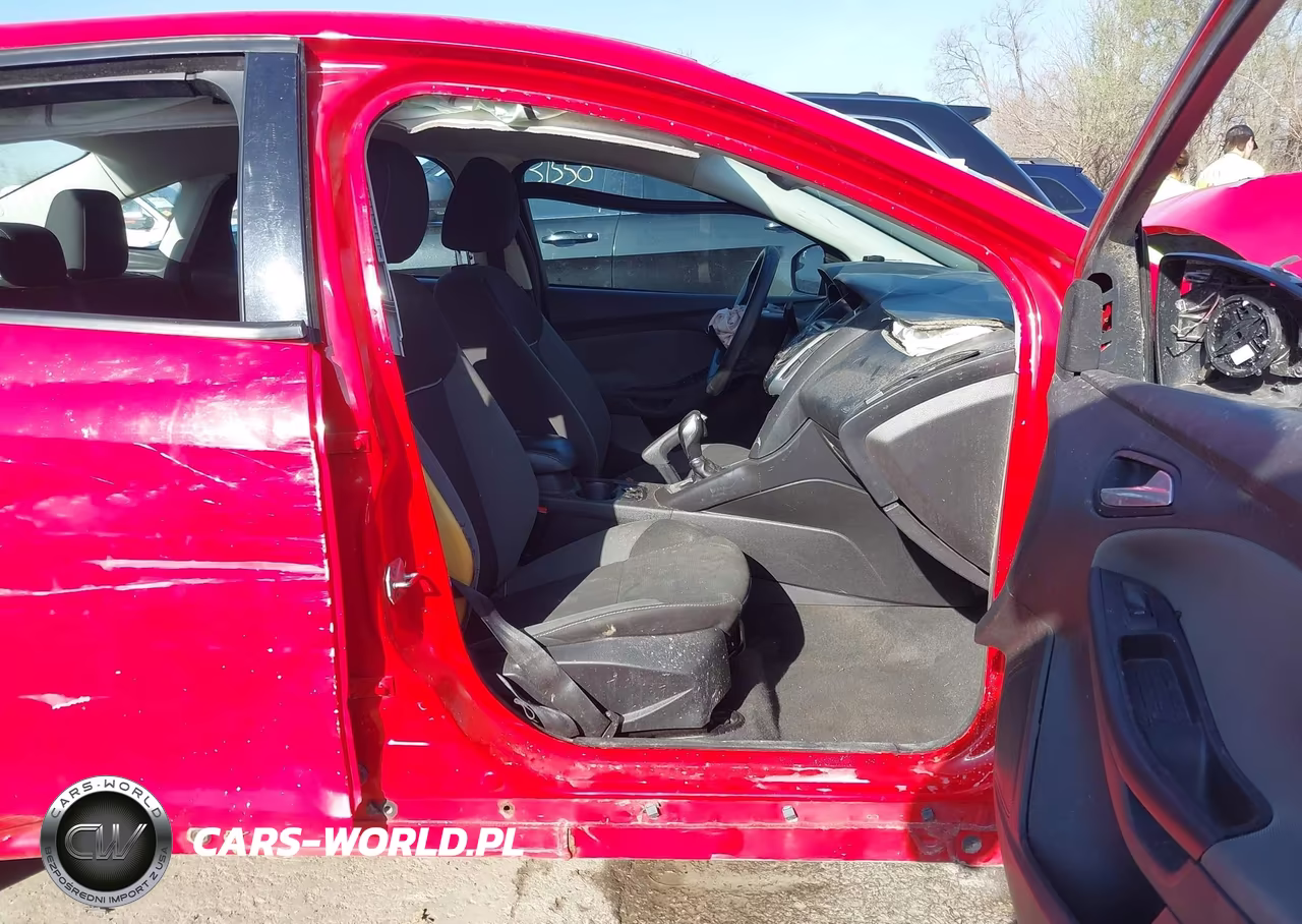 2014 Ford Focus Se VIN:1FADP3F26EL360585 - 5