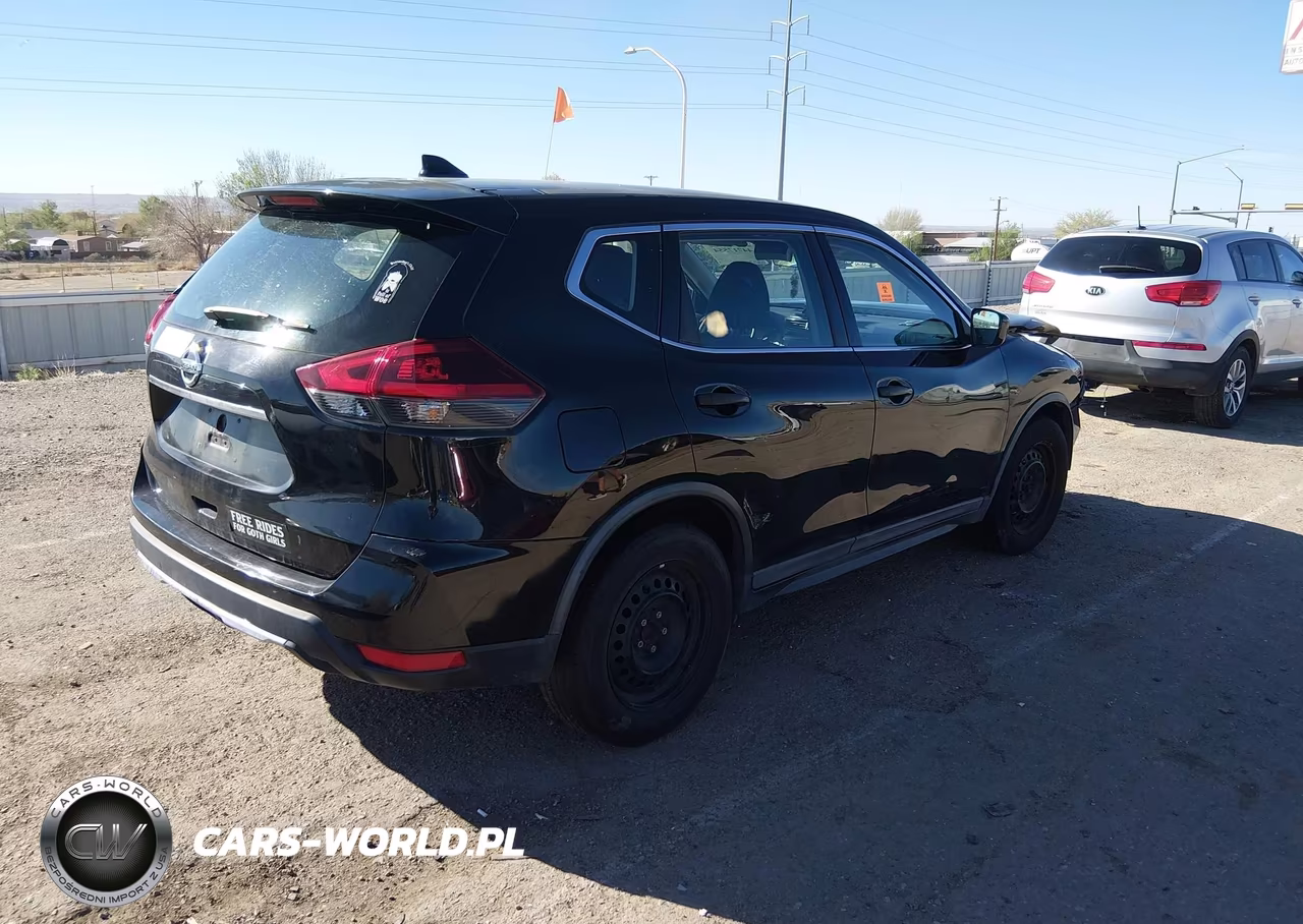 2018 Nissan Rogue S VIN:KNMAT2MT2JP556041 - 4