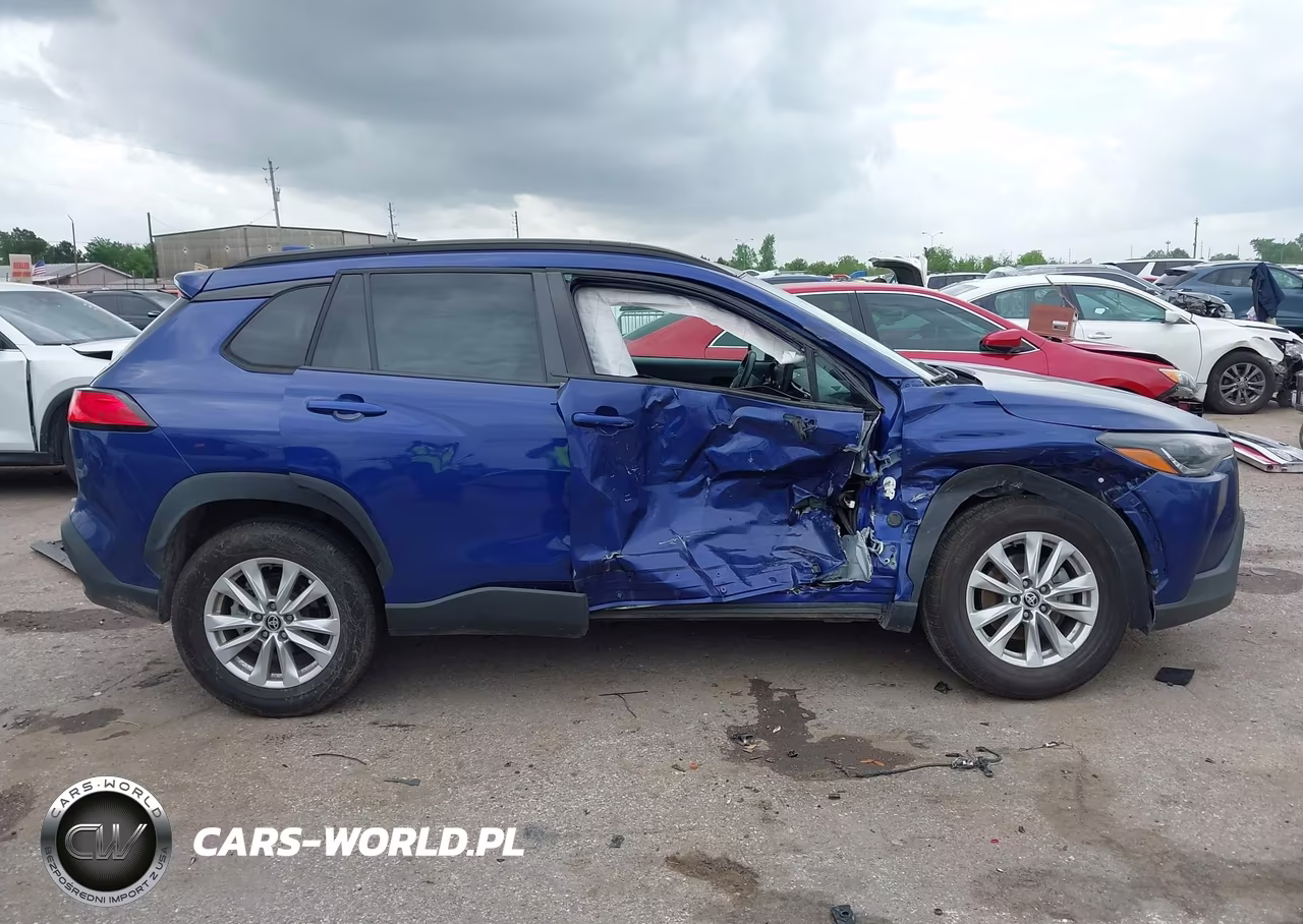 2022 Toyota Corolla Cross Le VIN:7MUCAAAG9NV018437 - 13