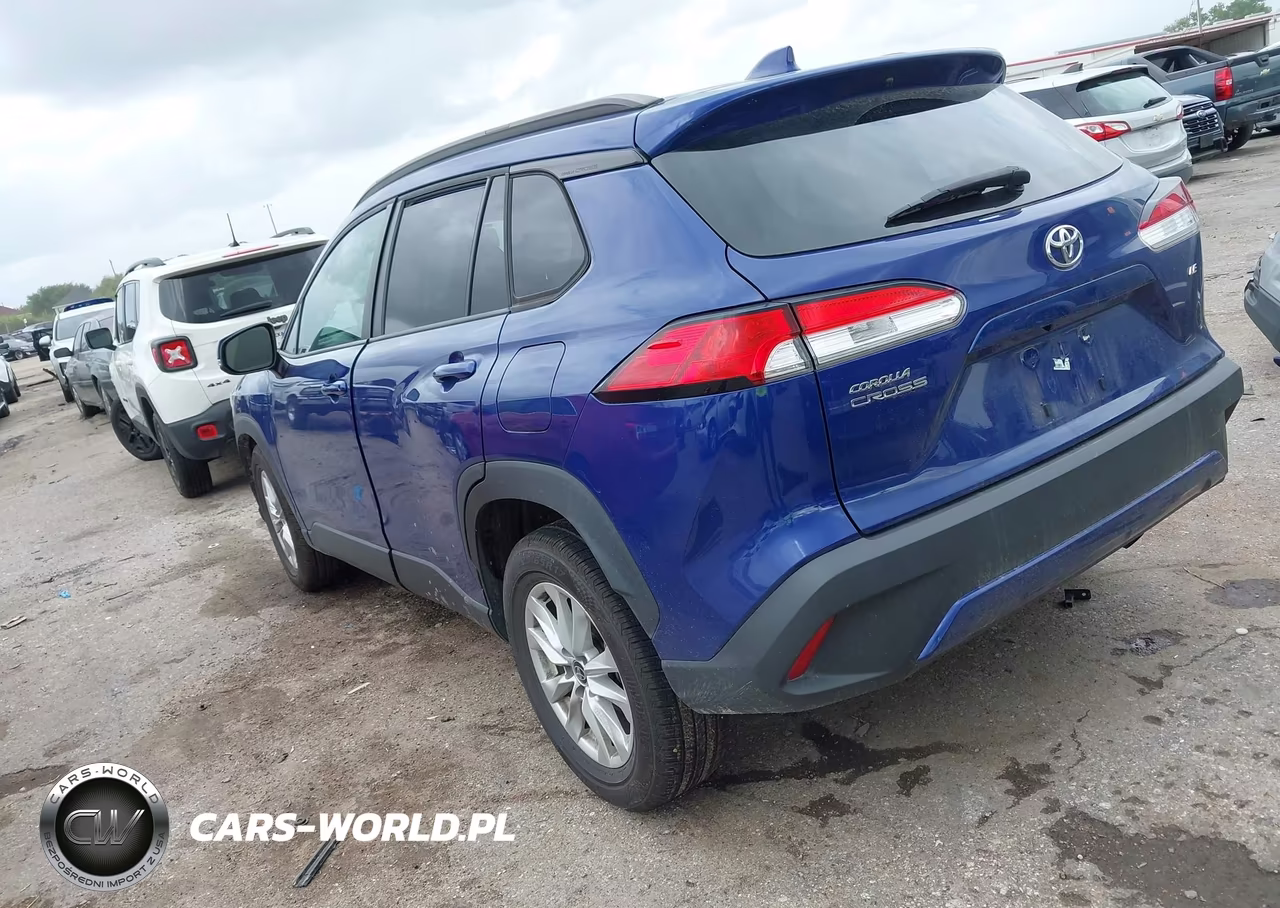 2022 Toyota Corolla Cross Le VIN:7MUCAAAG9NV018437 - 3