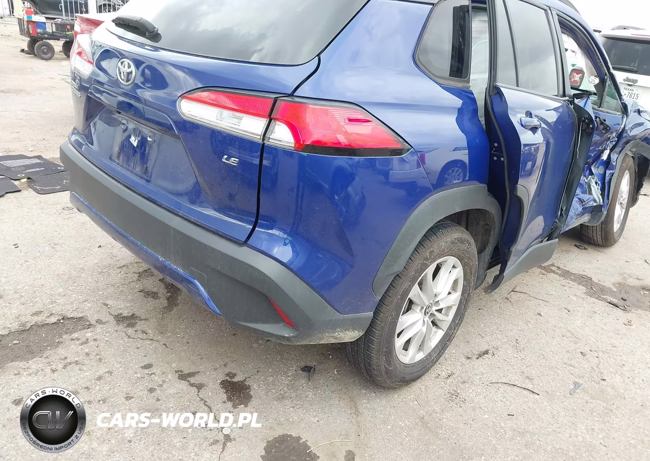 2022 Toyota Corolla Cross Le VIN:7MUCAAAG9NV018437 - 4
