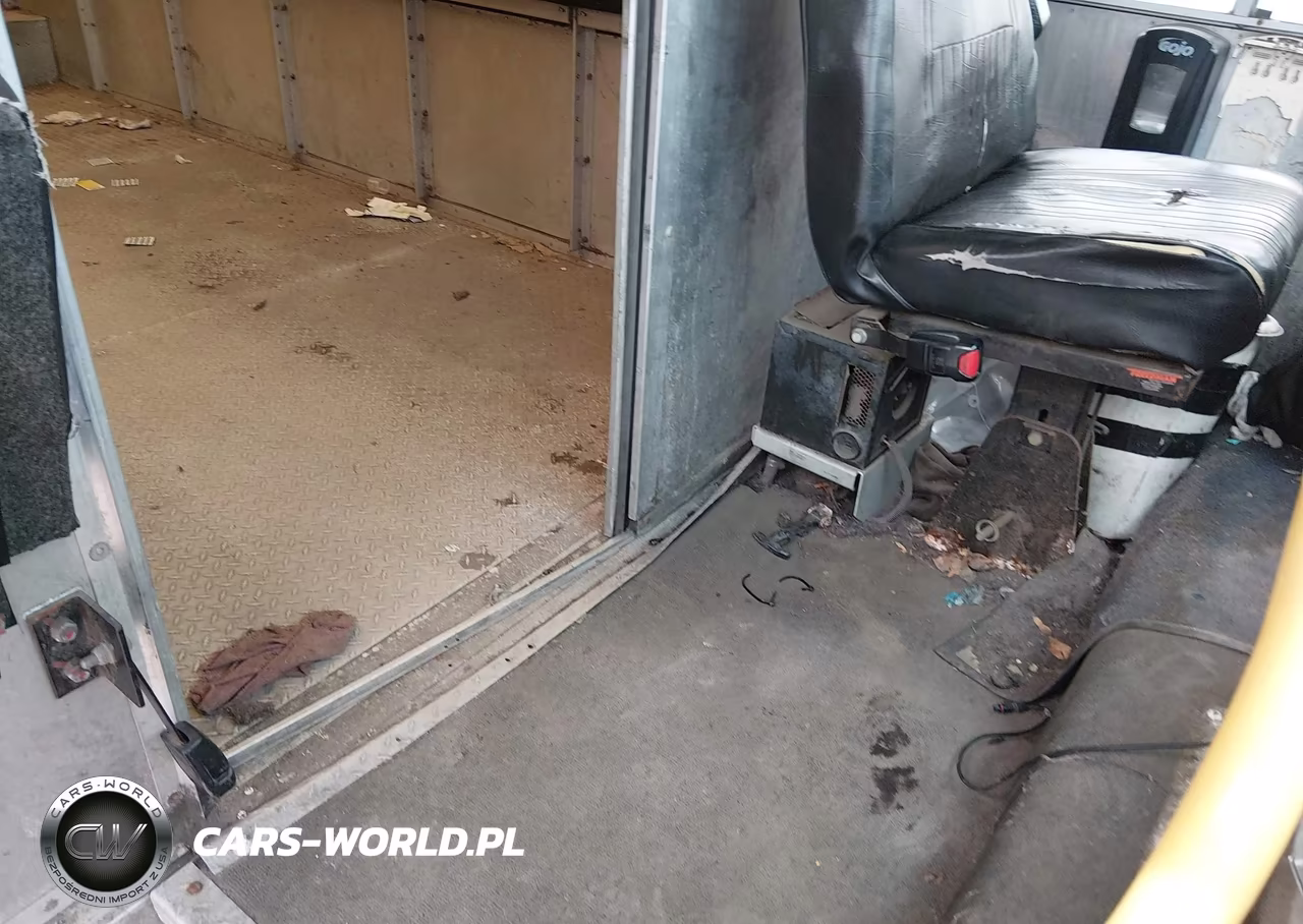 2015 Ford F-59 Commercial Stripped VIN:1F66F5KY5F0A04341 - 7