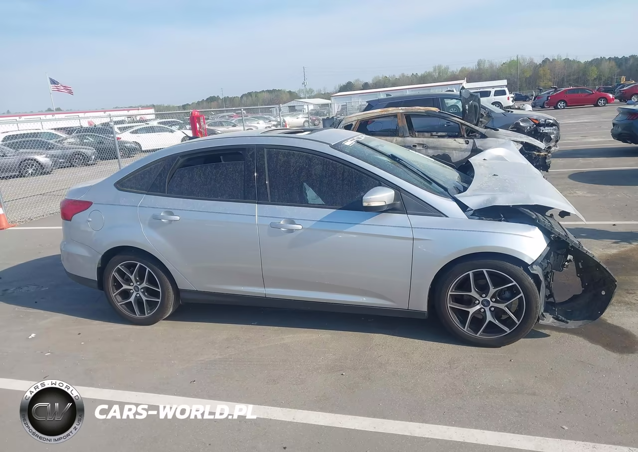 2018 Ford Focus Sel VIN:1FADP3H28JL226412 - 14