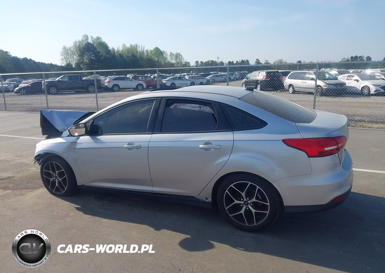 2018 Ford Focus Sel VIN:1FADP3H28JL226412 - 15