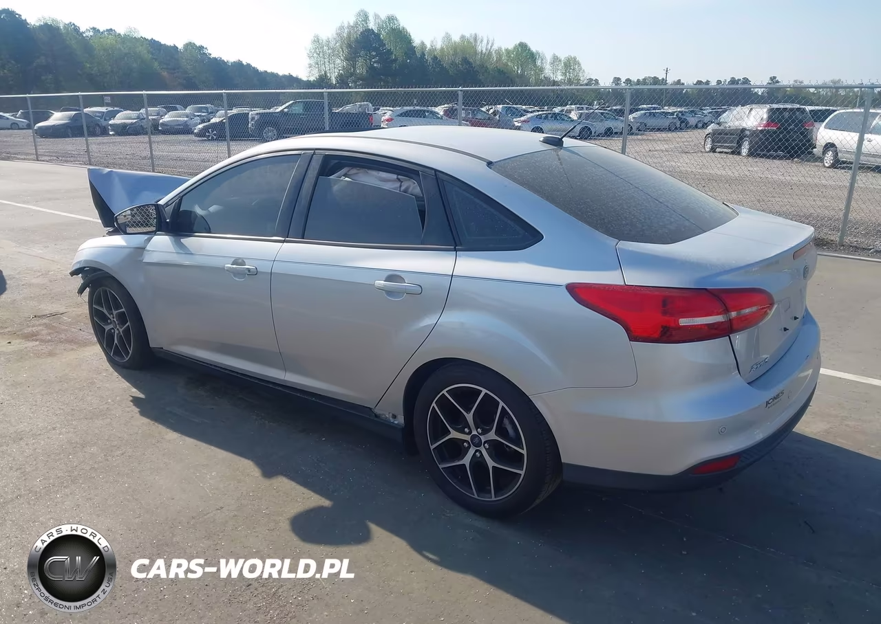 2018 Ford Focus Sel VIN:1FADP3H28JL226412 - 3