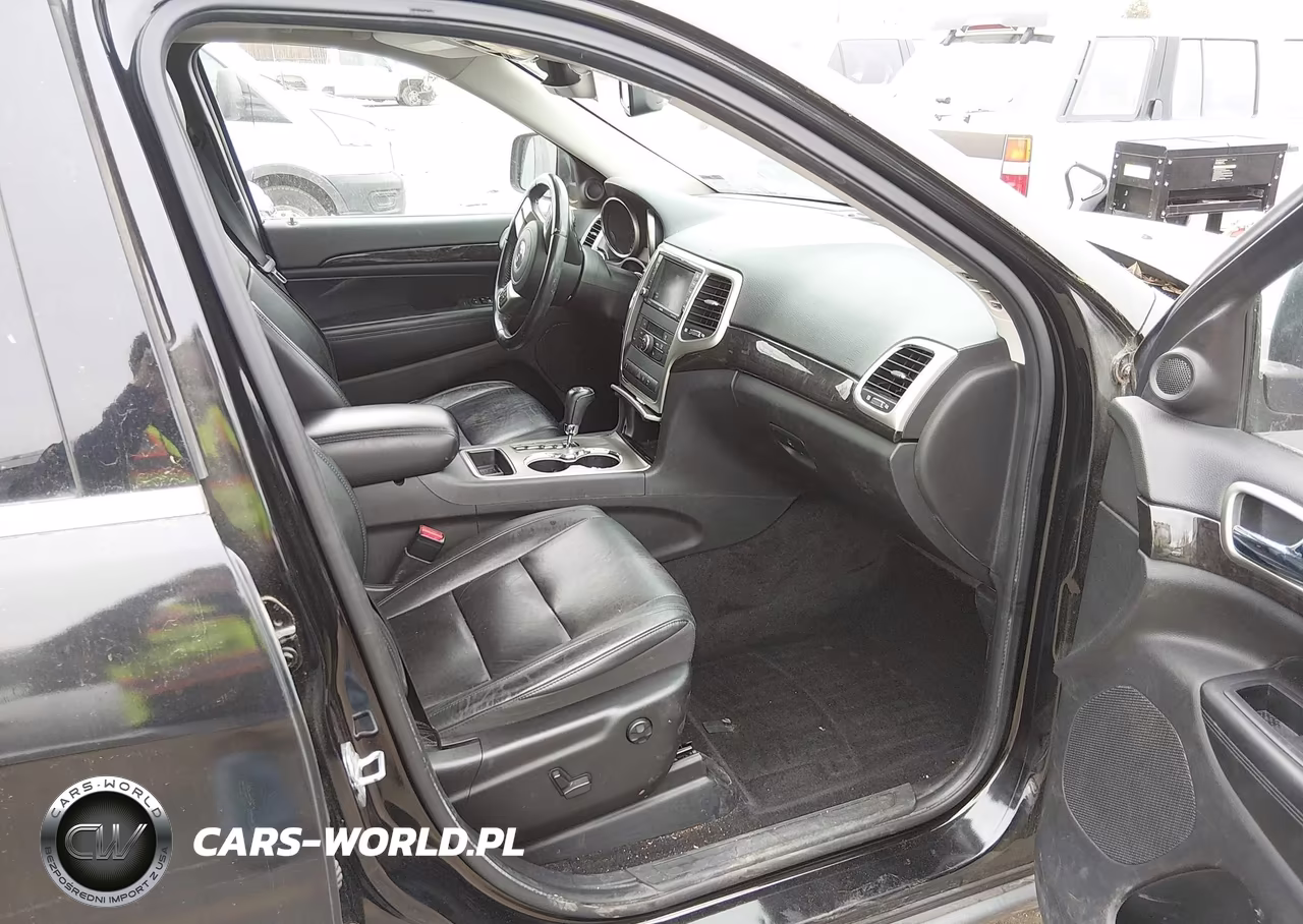 2012 Jeep Grand Cherokee Laredo VIN:1C4RJFAGXCC200888 - 5