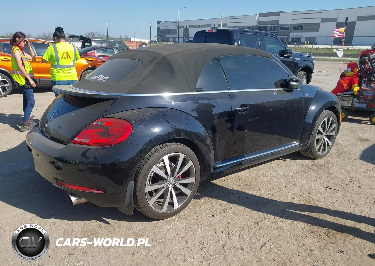 2014 Volkswagen Beetle 2.0T R-Line VIN:3VW7S7AT0EM805959 - 4