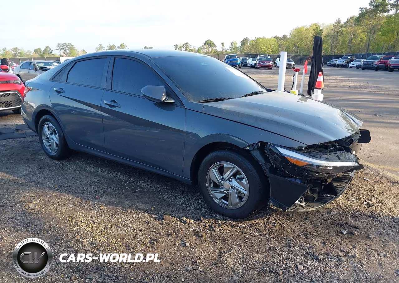 2025 Hyundai Elantra Se