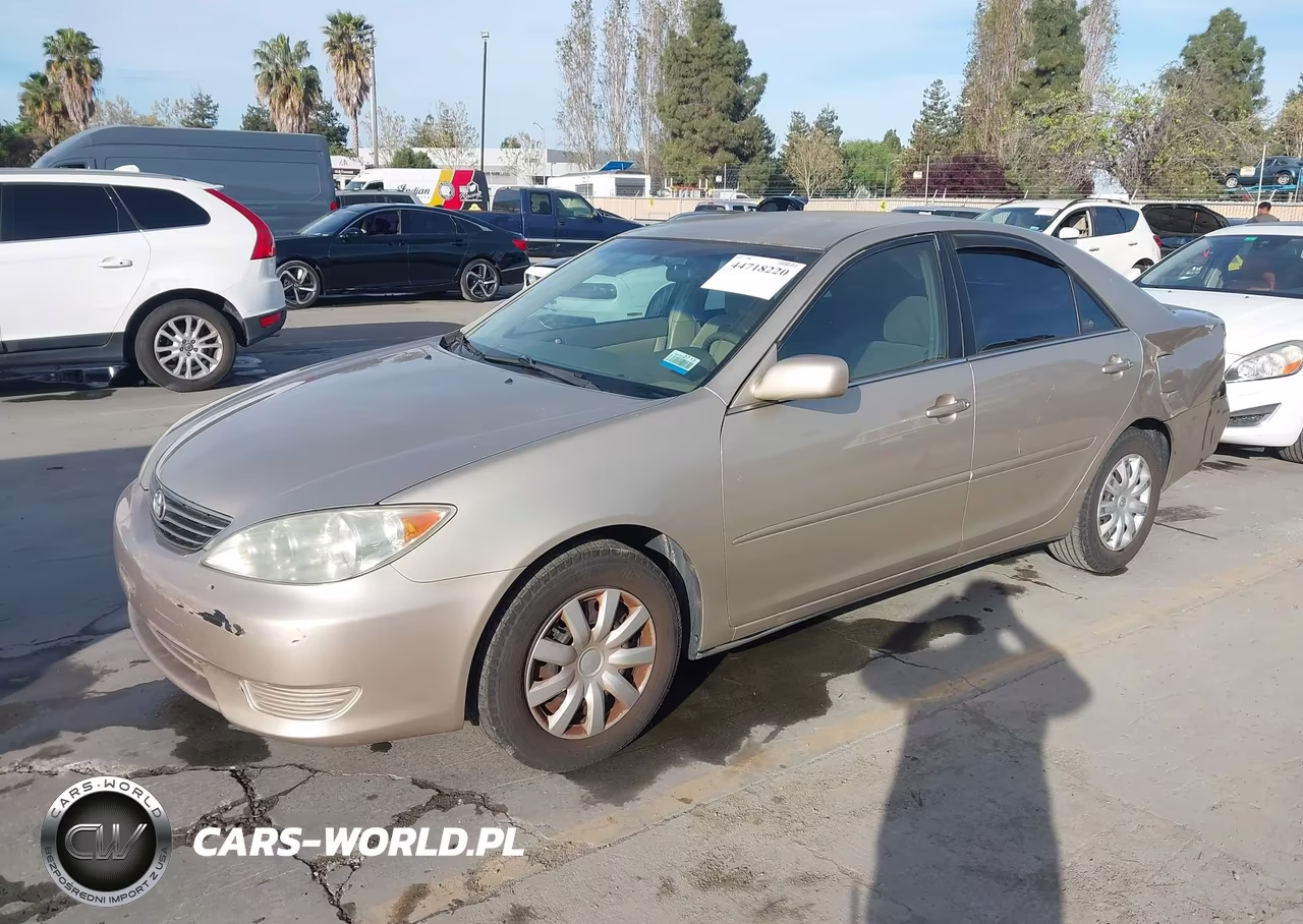 2005 Toyota Camry Le VIN:4T1BE32K55U101881 - 2