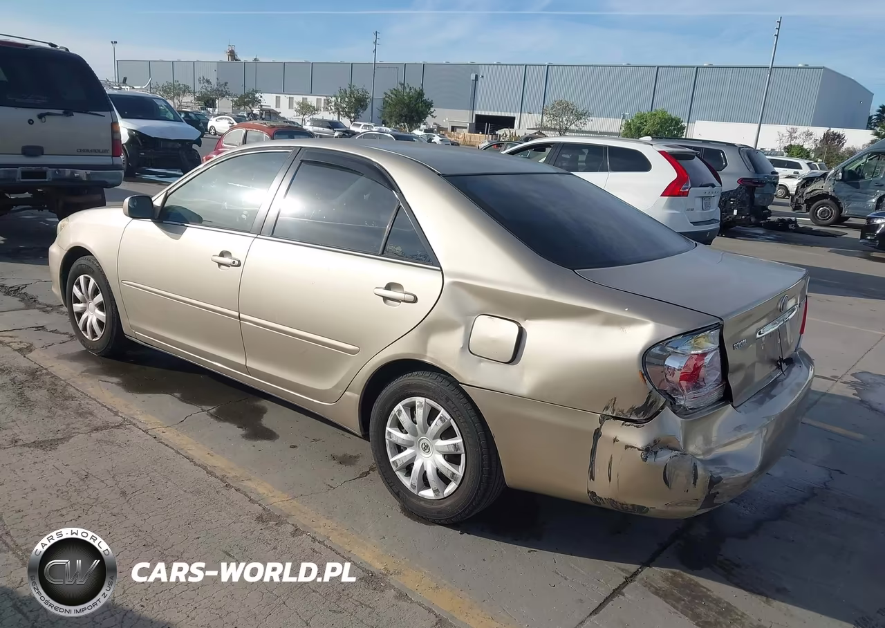 2005 Toyota Camry Le VIN:4T1BE32K55U101881 - 3