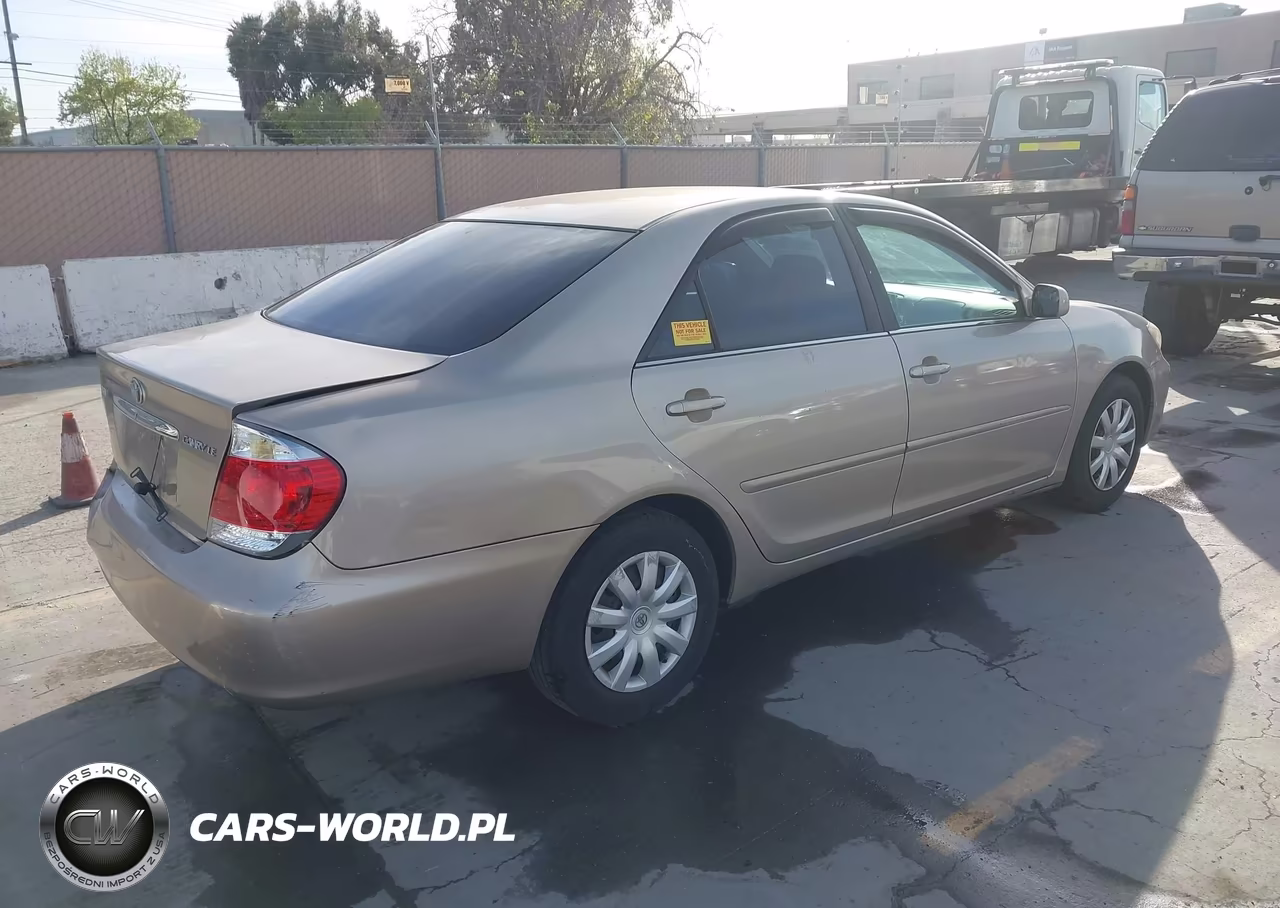 2005 Toyota Camry Le VIN:4T1BE32K55U101881 - 4
