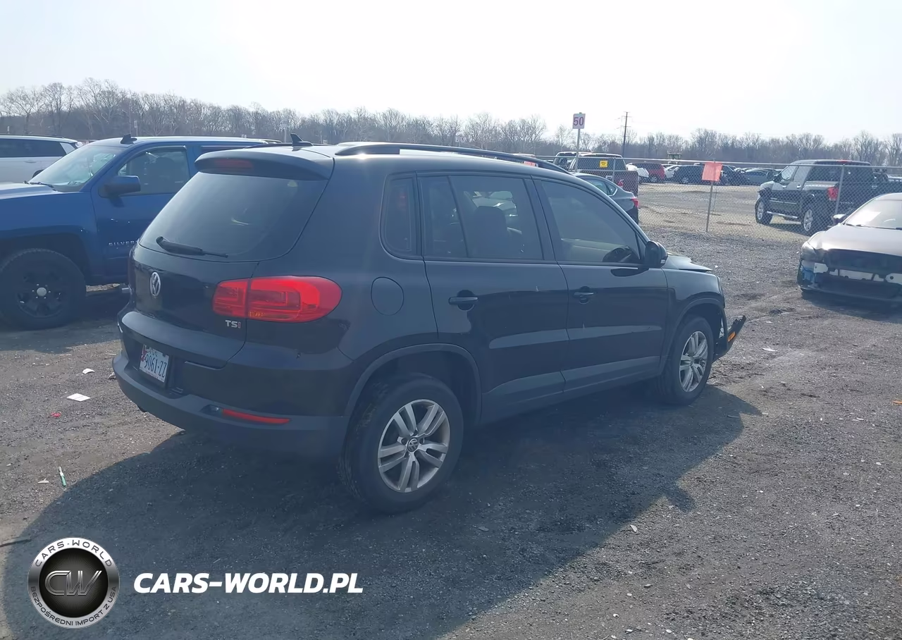 2017 Volkswagen Tiguan VIN:WVGAV7AX5HK020217 - 4